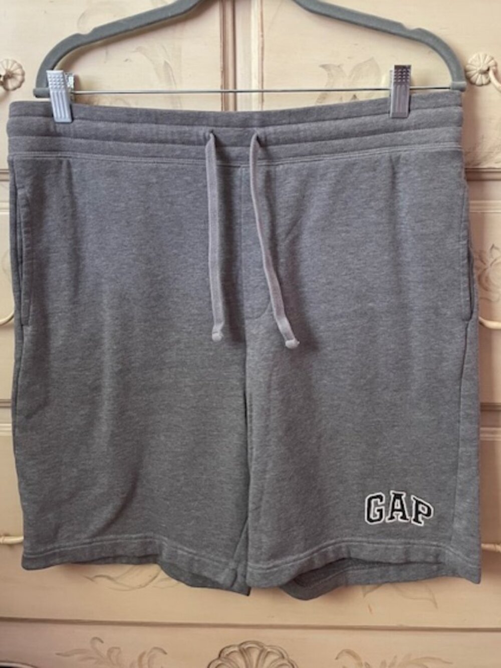 Gap Mens Logo Sport Shorts in Gray- size large